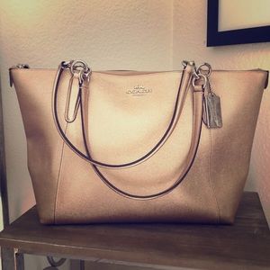 ✨Gorgeous Rose Gold Coach Tote✨